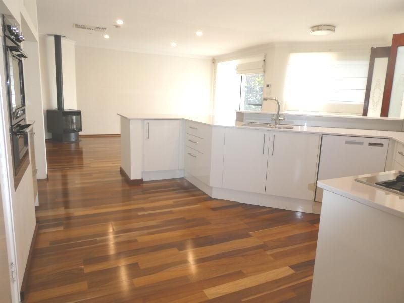 15 Kingsmill Gardens, Winthrop WA 6150