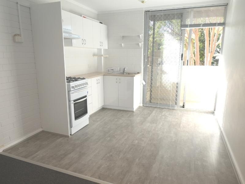 12 Tenth Avenue, Maylands WA 6051