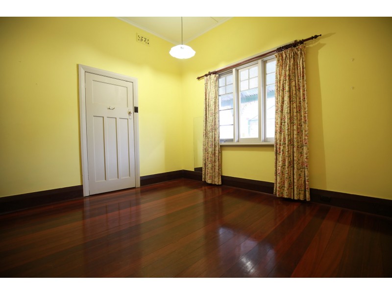 45 Gwenyfred Road, Kensington WA 6151