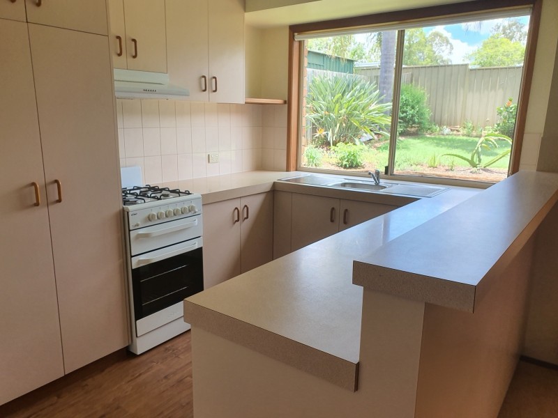 1/6 Hanna Court, Kearneys Spring QLD 4350