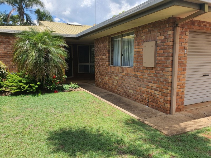 1/6 Hanna Court, Kearneys Spring QLD 4350