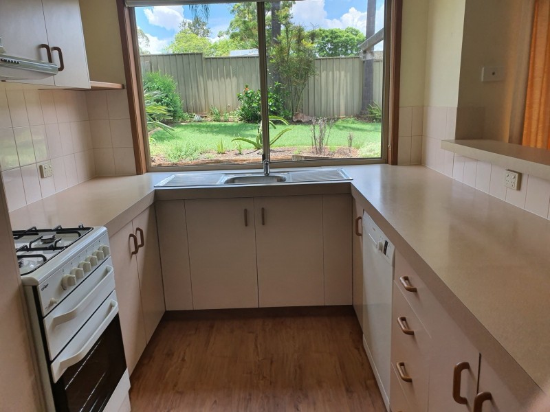 1/6 Hanna Court, Kearneys Spring QLD 4350
