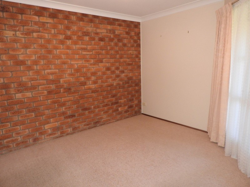 1/6 Hanna Court, Kearneys Spring QLD 4350