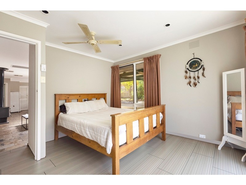 29 Raleighs Road, Melton VIC 3337