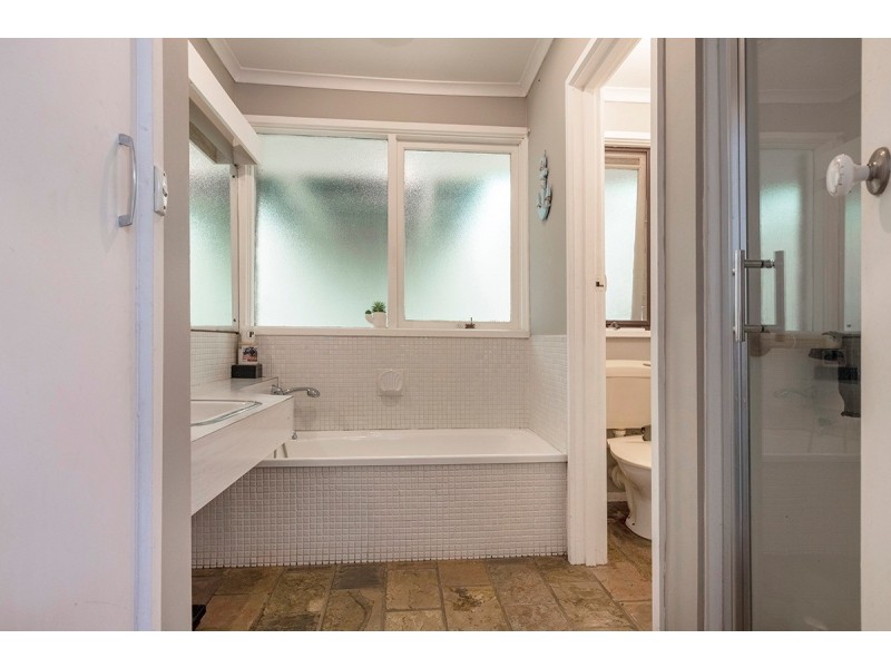 29 Raleighs Road, Melton VIC 3337