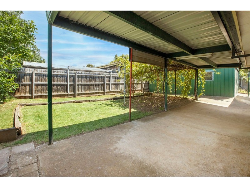 29 Raleighs Road, Melton VIC 3337