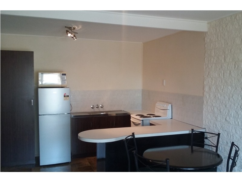 2/70 Glenlyon Street, Gladstone QLD 4680