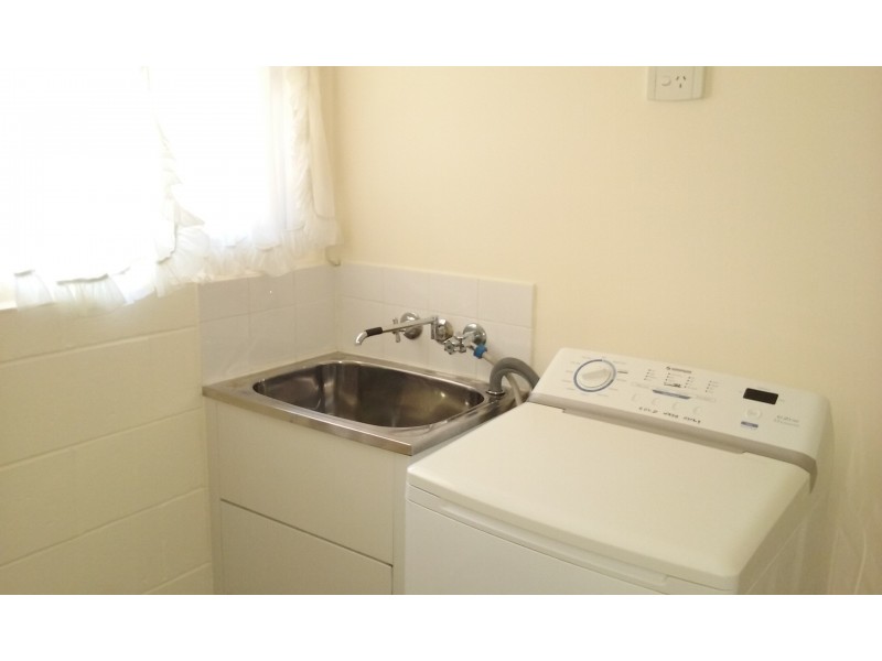 2/70 Glenlyon Street, Gladstone QLD 4680