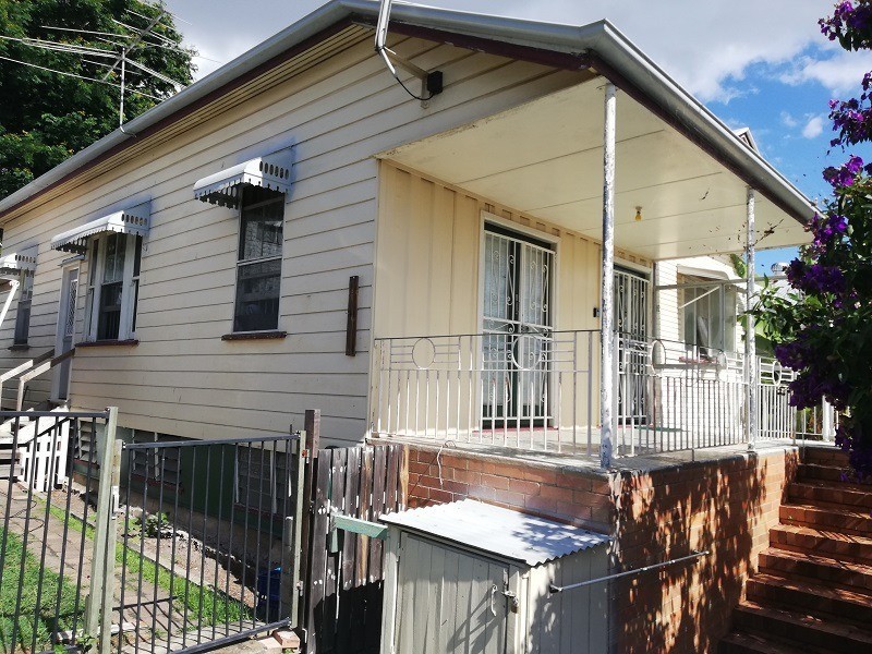 42 Cameron Street, Fairfield QLD 4103