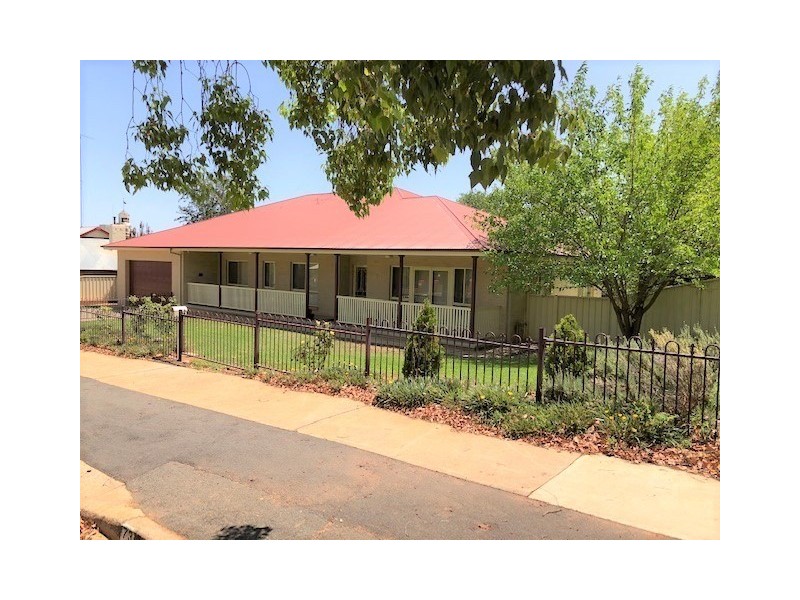 73-75 Audley Street, Narrandera NSW 2700