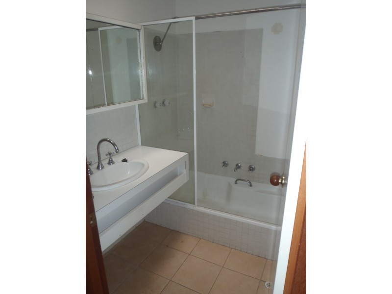 4/8 Cale Street, Como WA 6152