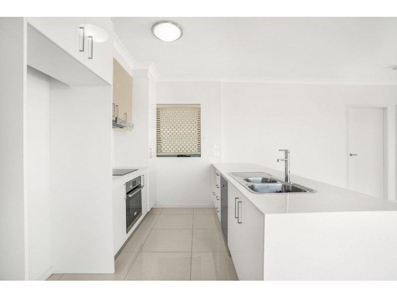 8/3 Besham Parade, Wynnum QLD 4178
