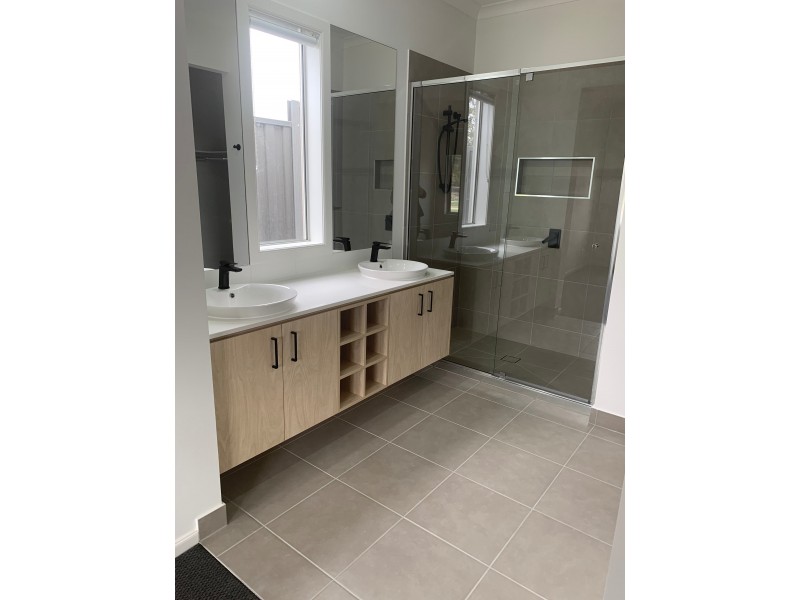 8 Soho Boulevard, Berwick VIC 3806