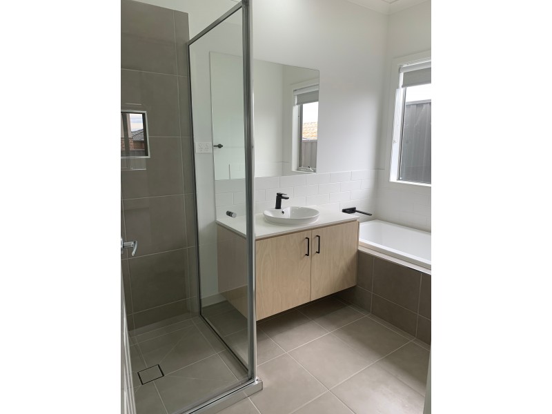 8 Soho Boulevard, Berwick VIC 3806