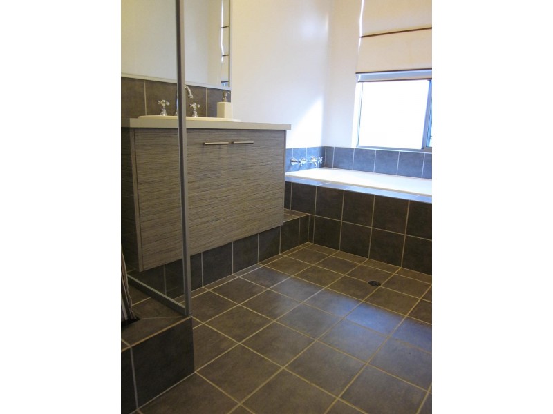 19 Royston Way, Lakelands WA 6180