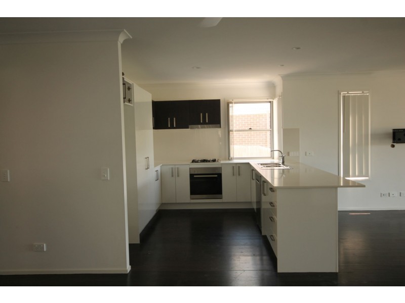 11 Hopman Court, Oxenford QLD 4210