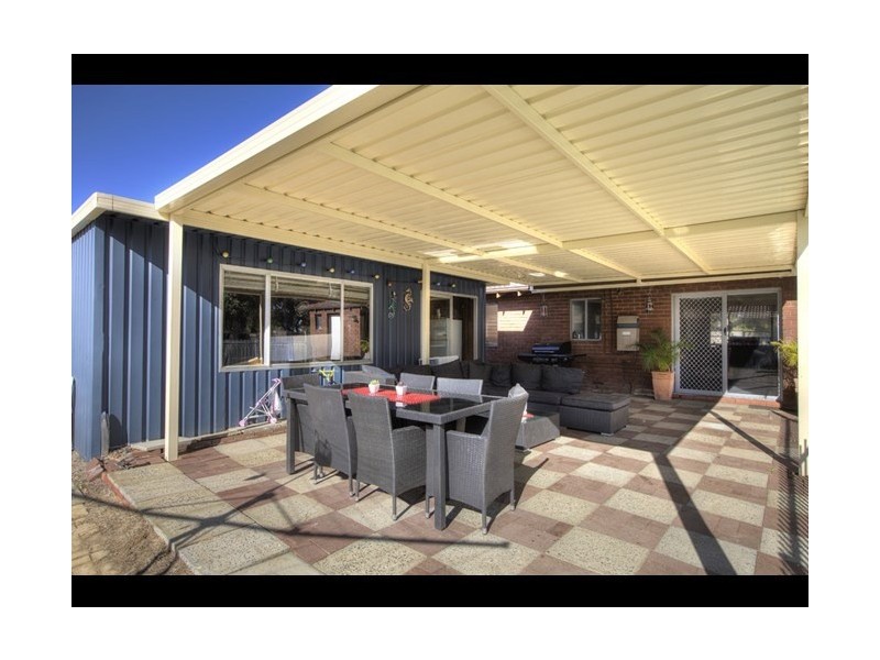 32 Mahonia Way, Forrestfield WA 6058