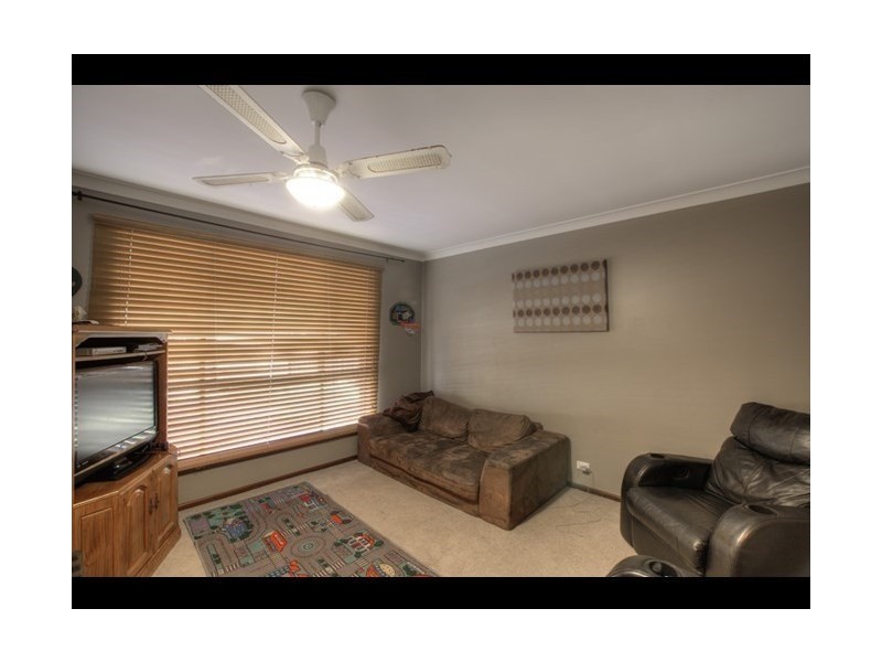 32 Mahonia Way, Forrestfield WA 6058