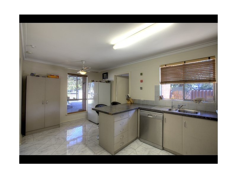 32 Mahonia Way, Forrestfield WA 6058