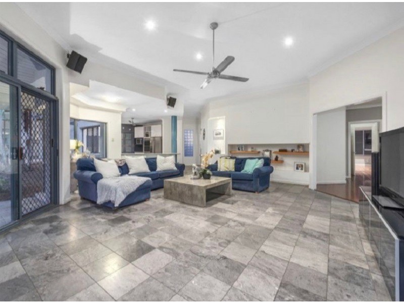 120 Ironbark Road, Chapel Hill QLD 4069