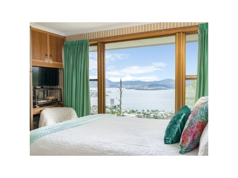 1 Acushla Court, Sandy Bay TAS 7005