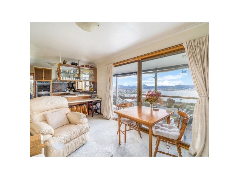 1 Acushla Court, Sandy Bay TAS 7005