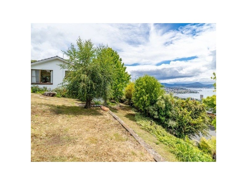 1 Acushla Court, Sandy Bay TAS 7005