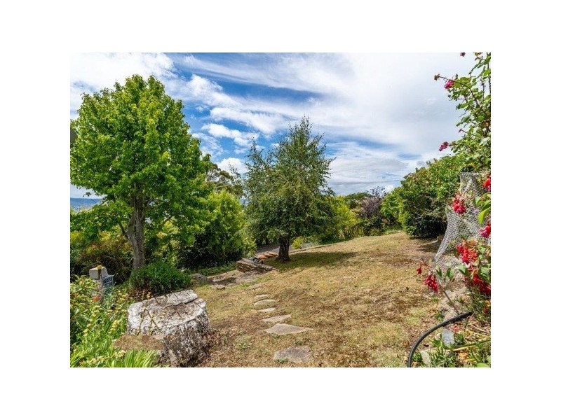 1 Acushla Court, Sandy Bay TAS 7005