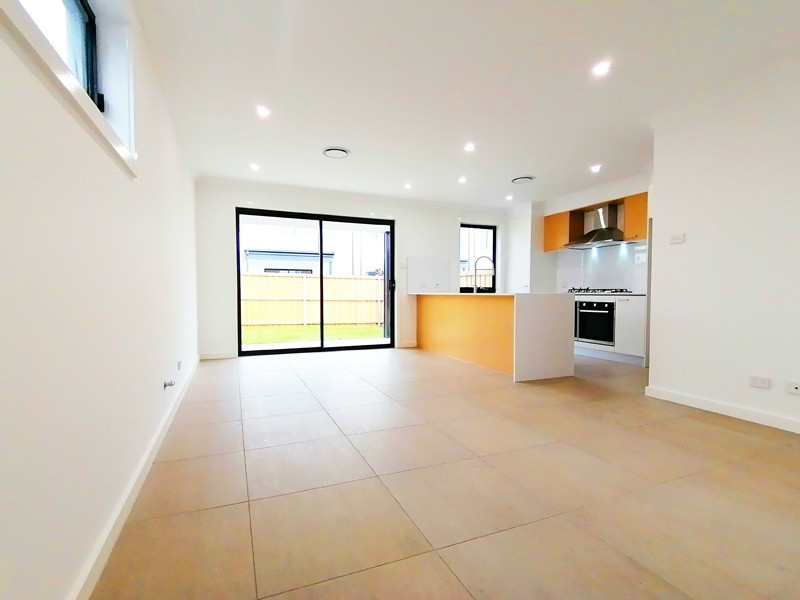 8 Bywaters Dr, Catherine Field NSW 2557