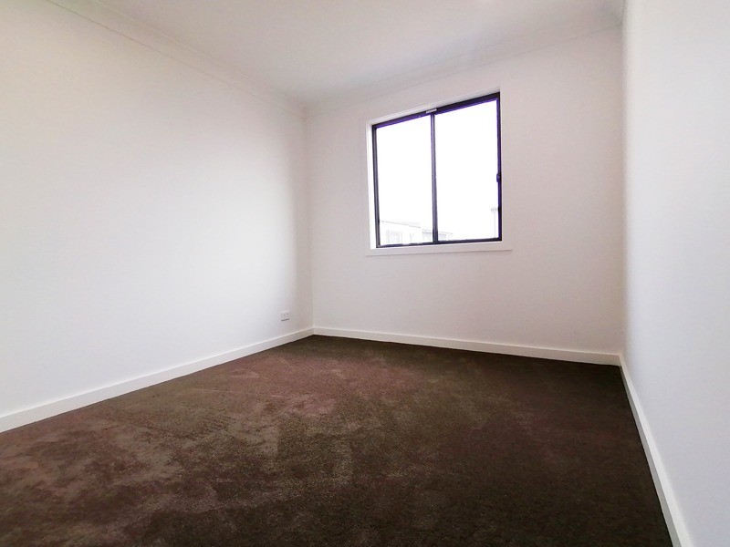 8 Bywaters Dr, Catherine Field NSW 2557