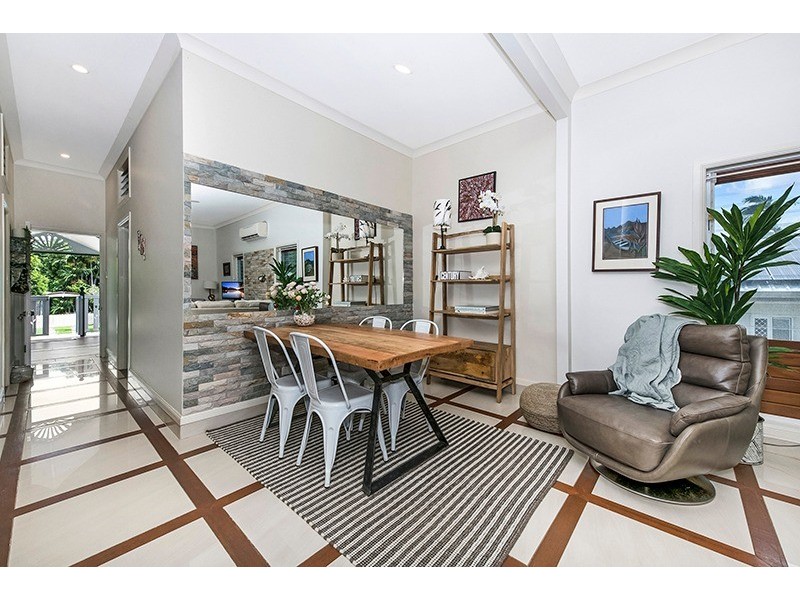 13 Leigh Street, West End QLD 4810