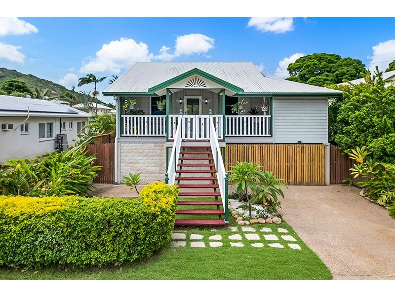 13 Leigh Street, West End QLD 4810