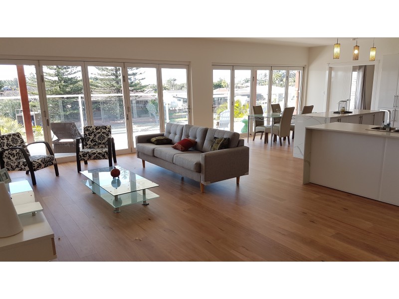 15 Sophie Avenue, Broadbeach Waters QLD 4218