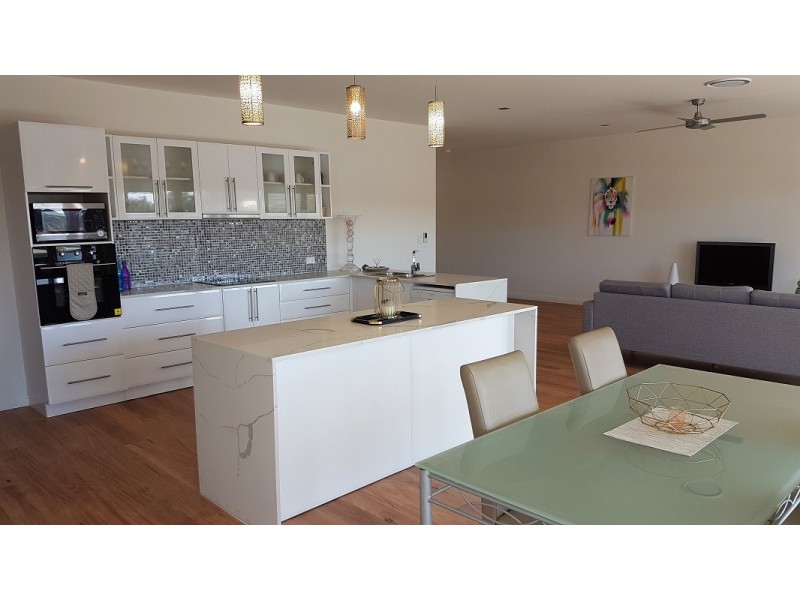 15 Sophie Avenue, Broadbeach Waters QLD 4218
