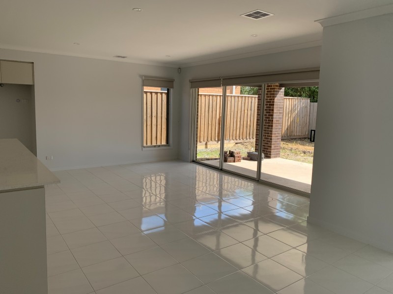 14 Burrun Crescent, Epping VIC 3076