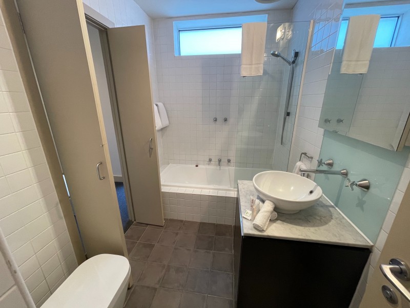 918/233 Collins Street, Melbourne VIC 3004