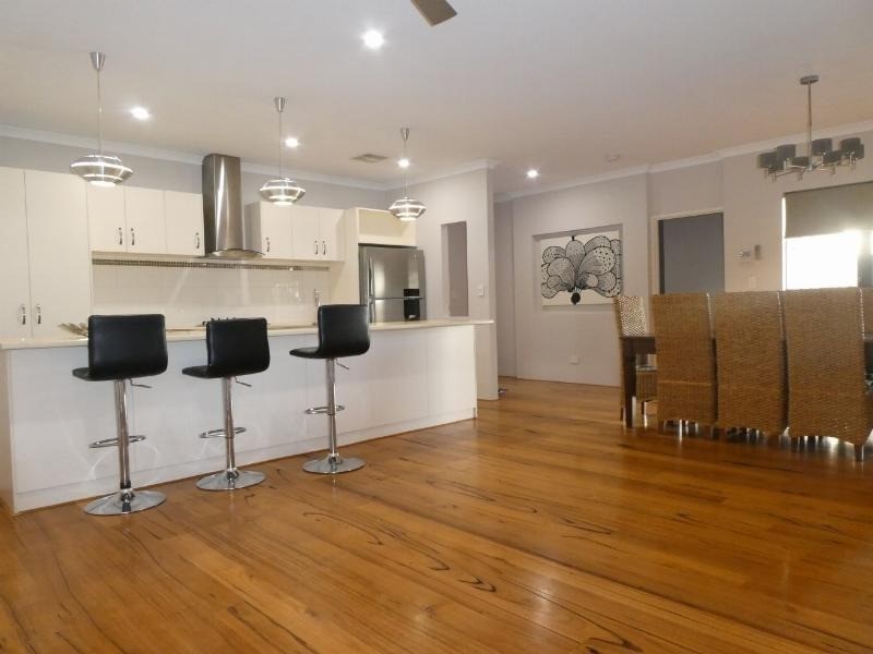 14A Peppering Way, Westminster WA 6061