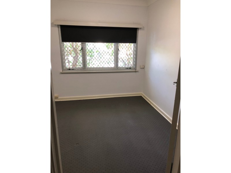 2A Nicholas Crescent, Hilton WA 6163