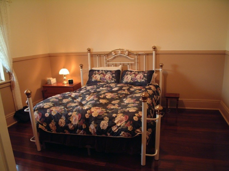 8 Hawthorne Avenue, Collie WA 6225