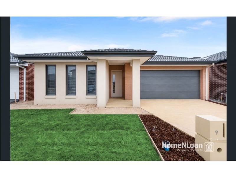 9 Langshan road, Clyde North VIC 3978