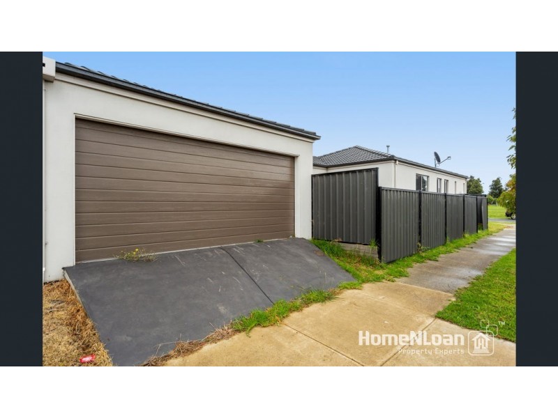 4 Tilia Drive, Cranbourne North VIC 3977