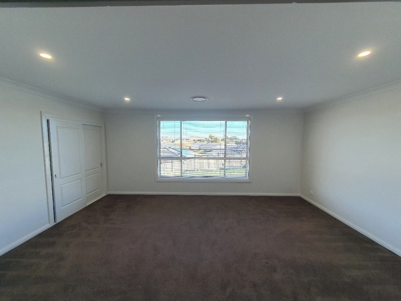 87 Kearneys Drive, Orange NSW 2800