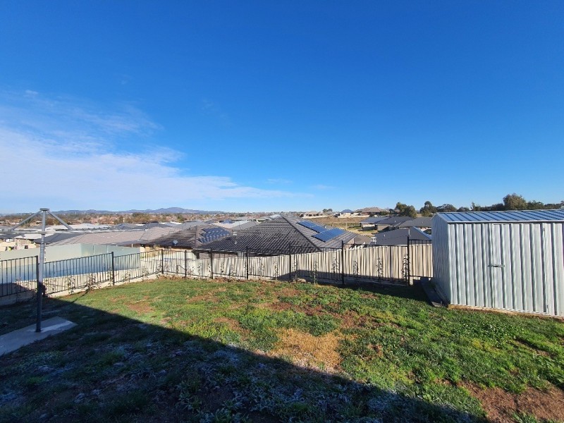 87 Kearneys Drive, Orange NSW 2800