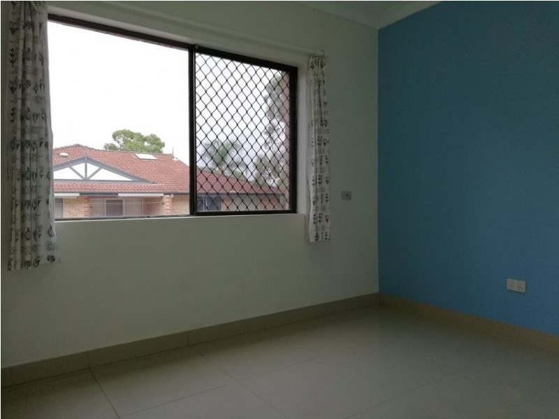 2/61-63 Windsor Road, Merrylands NSW 2160