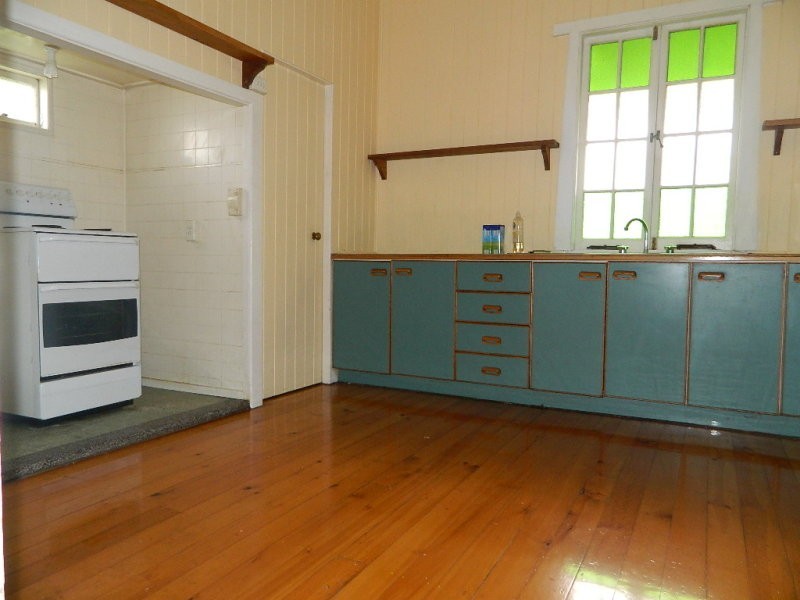 113 Glebe Road, Silkstone QLD 4304