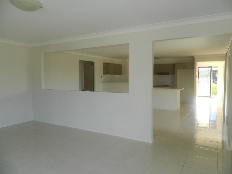 5 Crystalwood Court, Fernvale QLD 4306