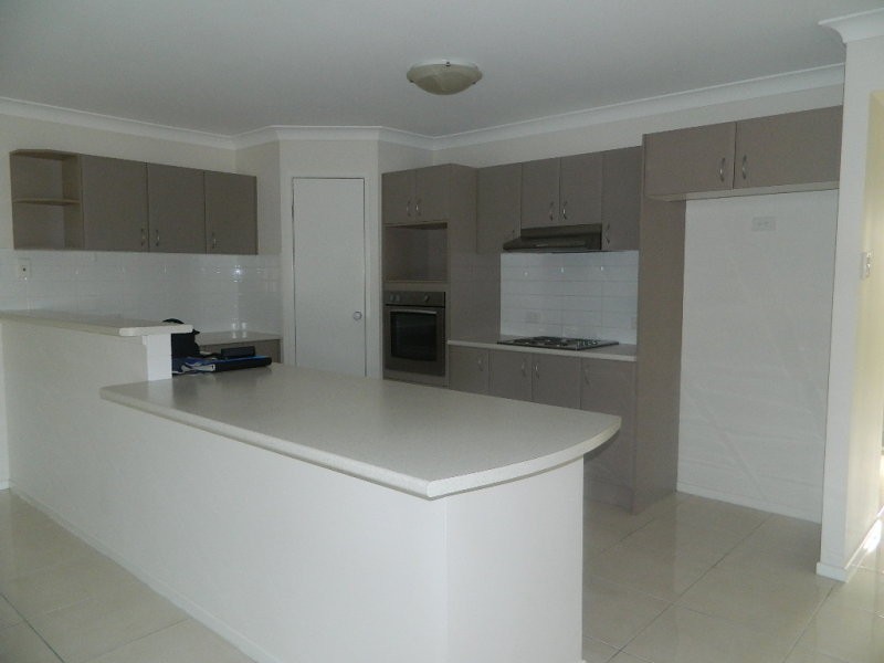 5 Crystalwood Court, Fernvale QLD 4306