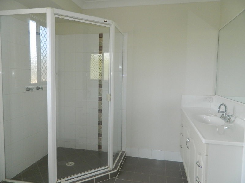 5 Crystalwood Court, Fernvale QLD 4306