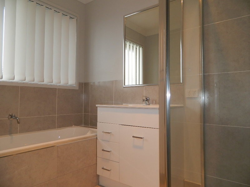 1/28 Knightsbridge Drive, Chuwar QLD 4306