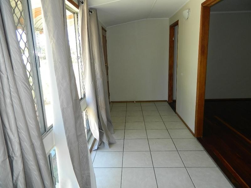 33 Raceview Street, Eastern Heights QLD 4305